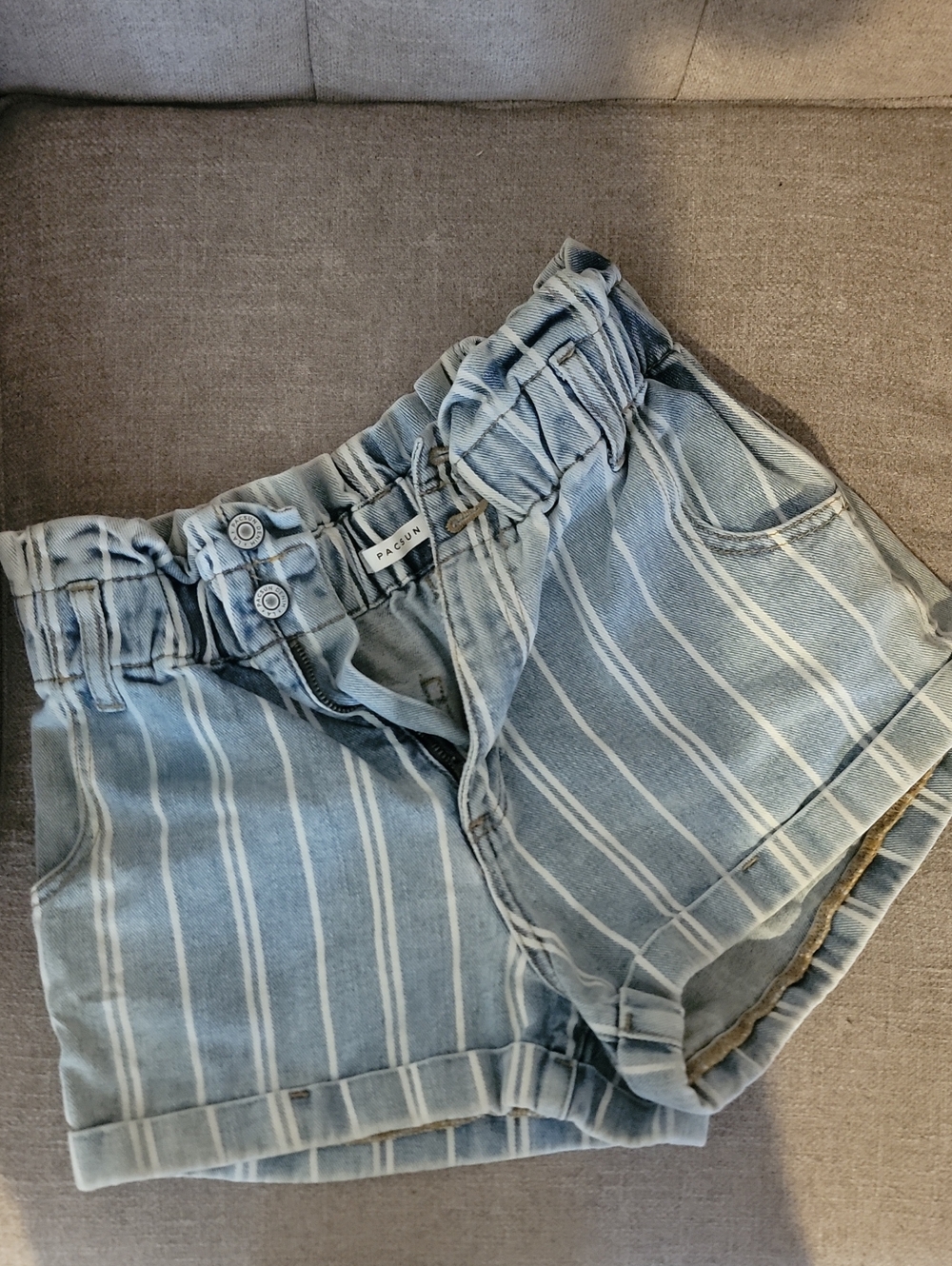 MOM Shorts
